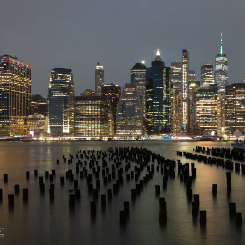 Nikon Z6II; 10 sec; f/7.1; ISO 100; 24mm De skyline van NY vanuit de haven; april 2024, New York (NY / USA). © Kees Hennen; www.hennen.nu | kees@hennen.nu