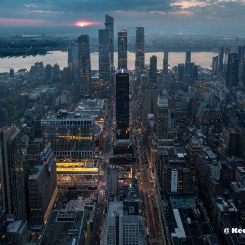 Zonsondergang vanaf het Empire State Building; april 2024, New York (NY / USA). © Kees Hennen; www.hennen.nu | kees@hennen.nu